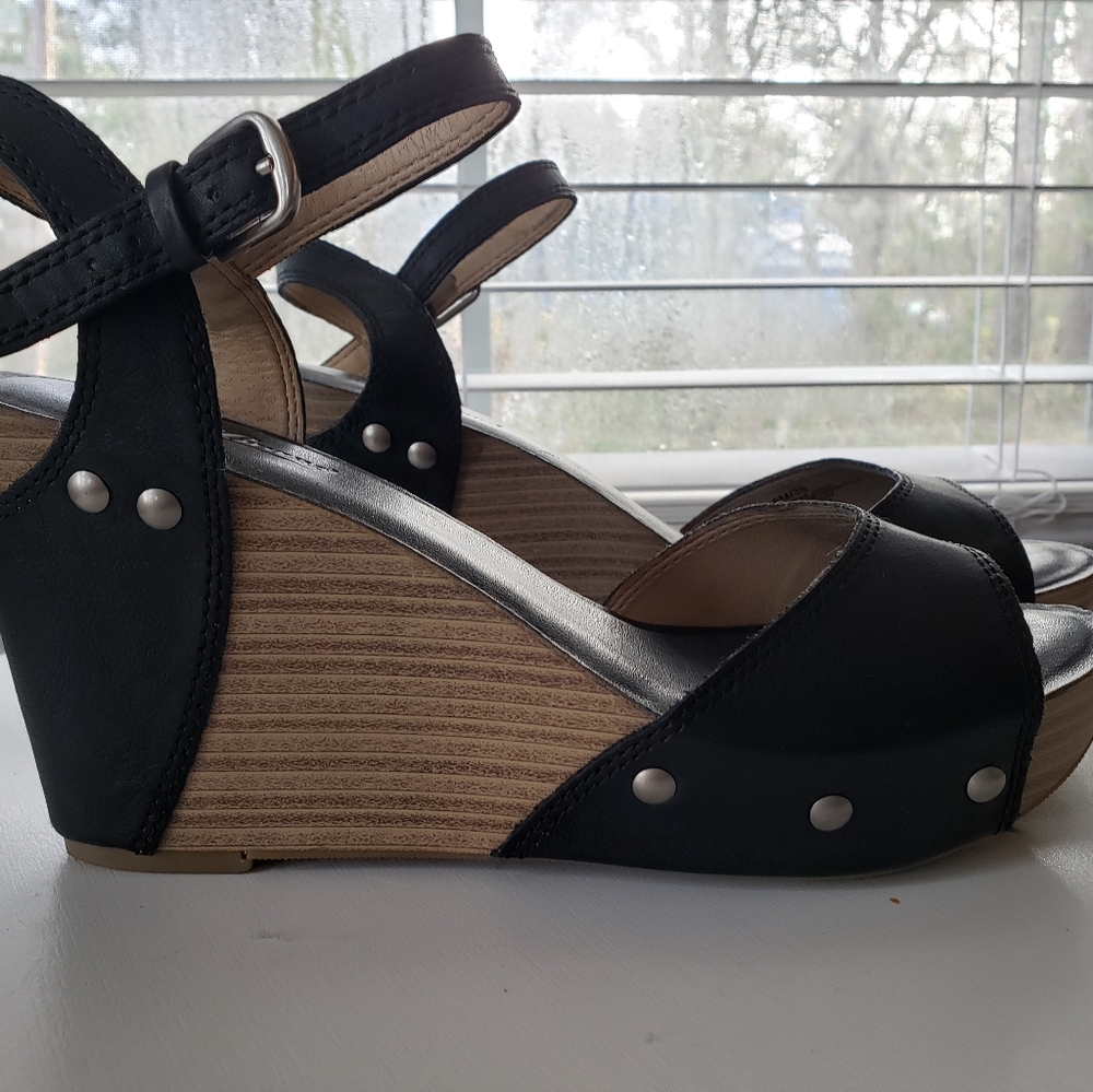 The cutest platform sandals with studs